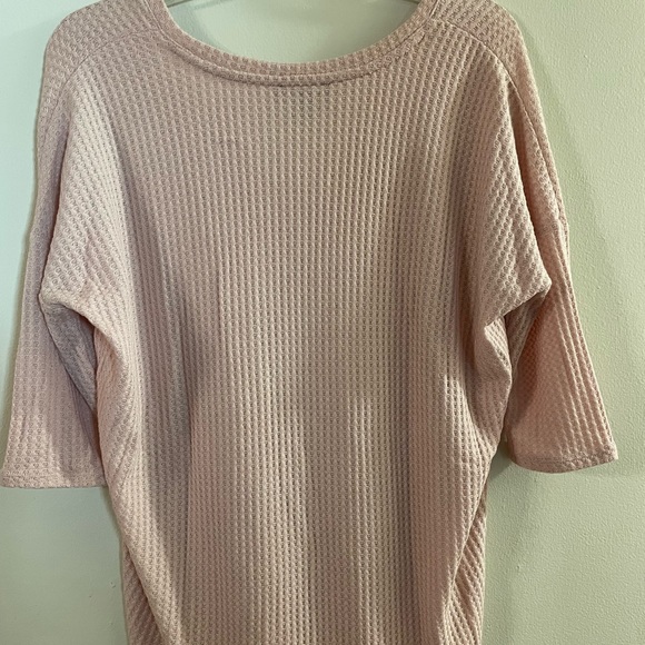 NWOT Express Soft Waffle Knit V-Neck London Tee - Picture 3 of 4